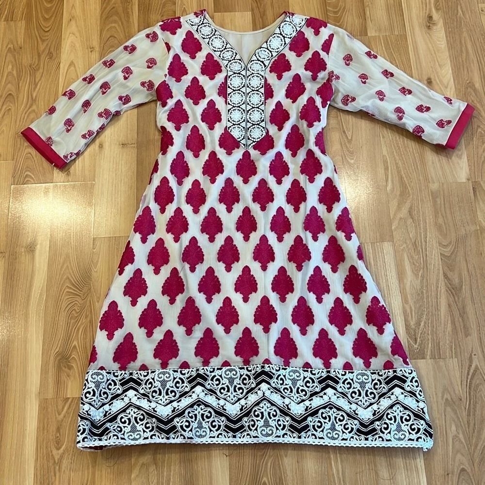 Vintage Cream Pink Black White Embroidered Chikankari Small